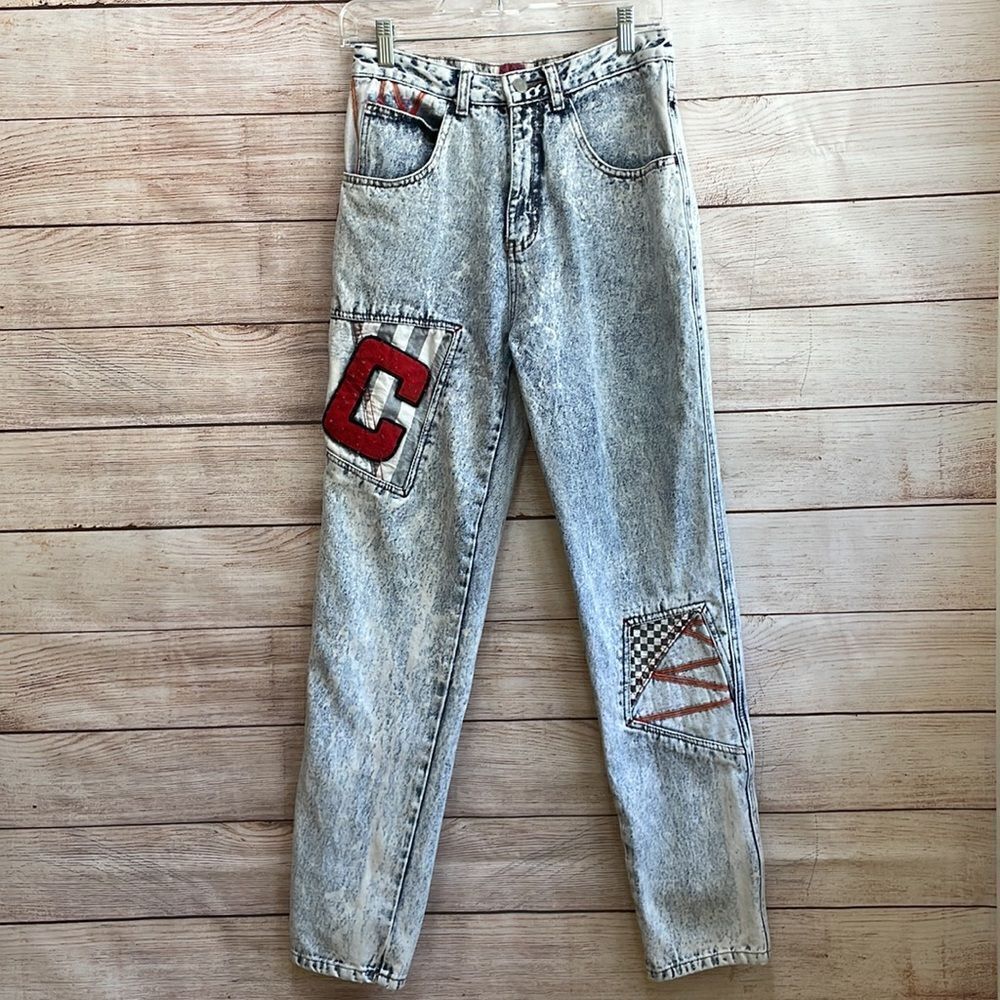 VINTAGE CORNICHE APPLIQUÉD HIGH RISE JEANS‎